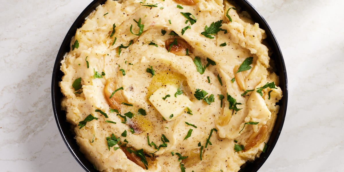 Your Go-To Holiday Side: Roasted Garlic Mashed Potatoes